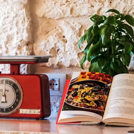 Helloapulia - Authentic Trulli Petricore With Private And Pool Villa *