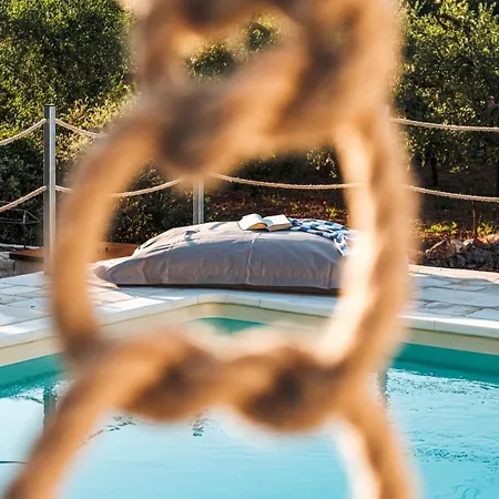 Helloapulia - Authentic Trulli Petricore With Private And Pool